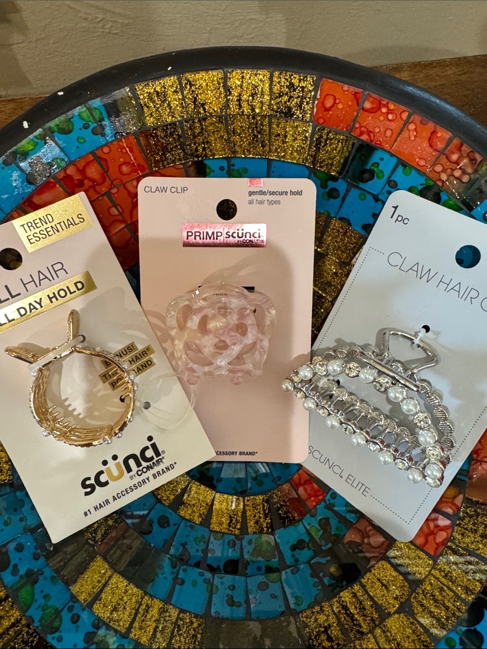scunci Trio of Decorative Hair Claw Clips in Gold, Pink, Silver